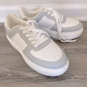 Madden Girl-white and grey platform sneakers👟
